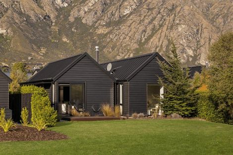 Photo of property in 12 Fife Court, Jacks Point, Queenstown, 9371