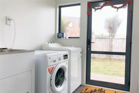 Photo of property in 162c Henderson Valley Road, Henderson, Auckland, 0612