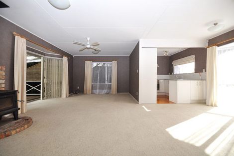 Photo of property in 81 Kemp Road, Massey, Auckland, 0614