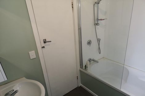 Photo of property in 76 Mcalpine Avenue, Mount Cook, Wellington, 6011