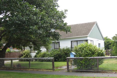Photo of property in 17 Riley Crescent, Woolston, Christchurch, 8023