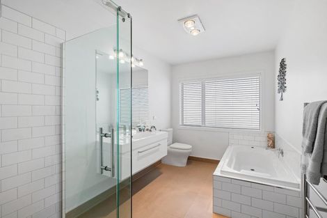 Photo of property in 92 Smart Road, Glen Avon, New Plymouth, 4312