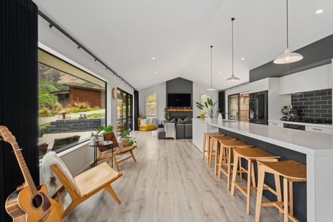 Photo of property in 5 Haines Way, Arthurs Point, Queenstown, 9371