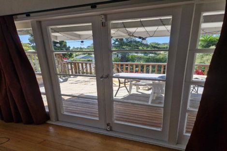Photo of property in 4 Earl Road, Titirangi, Auckland, 0604