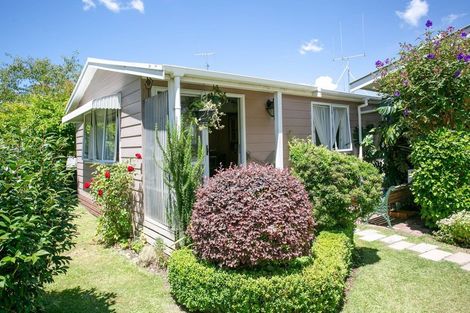 Photo of property in 35 Queen Street, Cambridge, 3434