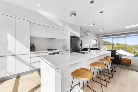 Photo of property in 35 Cresswell Place, Johnsonville, Wellington, 6037