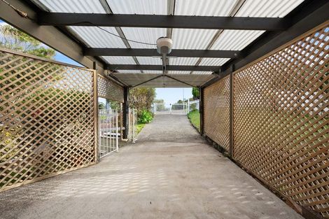 Photo of property in 1/3 Hall Road, Glenfield, Auckland, 0629