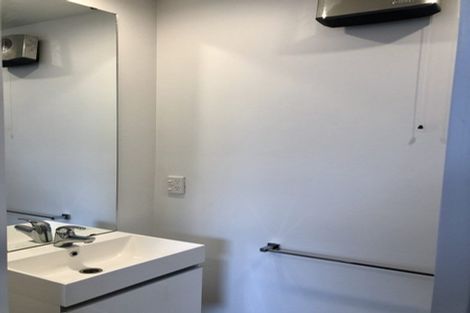 Photo of property in 138c Holly Road, St Albans, Christchurch, 8014