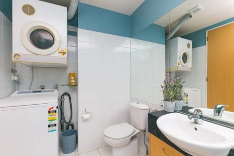 Photo of property in Endeavour Apartments, 125u2 Thorndon Quay, Pipitea, Wellington, 6011
