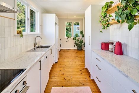 Photo of property in 15 Greer Crescent, Tawa, Wellington, 5028