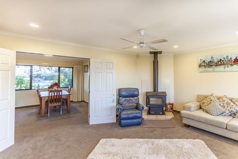 Photo of property in 37 Hetley Crescent, Taradale, Napier, 4112