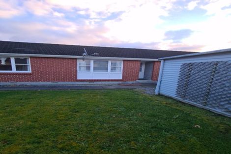 Photo of property in 2/31 Hillside Drive, Maoribank, Upper Hutt, 5018