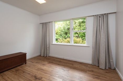 Photo of property in 26 Bellringer Crescent, Newlands, Wellington, 6037