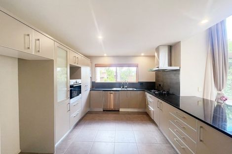 Photo of property in 10 Chard Place, Flat Bush, Auckland, 2016