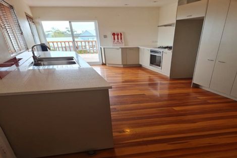 Photo of property in 30 Golf Road, New Lynn, Auckland, 0600