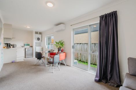 Photo of property in 2/52 Helena Road, Hillcrest, Hamilton, 3216