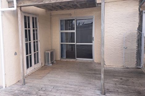 Photo of property in 5 Denver Avenue, Sunnyvale, Auckland, 0612