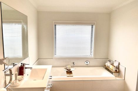 Photo of property in 18 Kahuparere Crescent, Pyes Pa, Tauranga, 3112