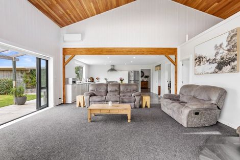 Photo of property in 136 Annett Road, Kumeu, 0891