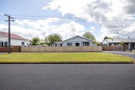 Photo of property in 10 Miranda Street, Stratford, 4332