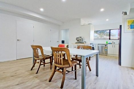 Photo of property in 18 Eileen Newey Place, Henderson, Auckland, 0612