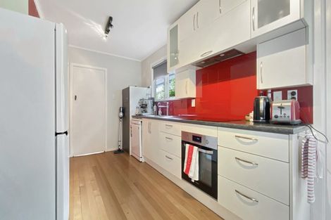 Photo of property in 86 Sylvan Crescent, Te Atatu South, Auckland, 0610