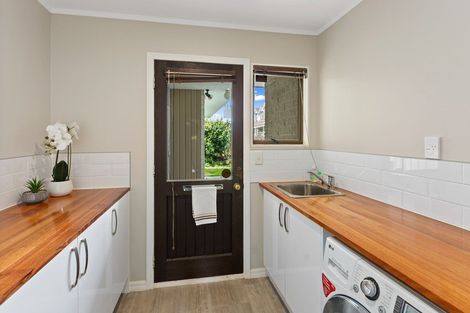 Photo of property in 39 Oriwa Crescent, Otaki, 5512