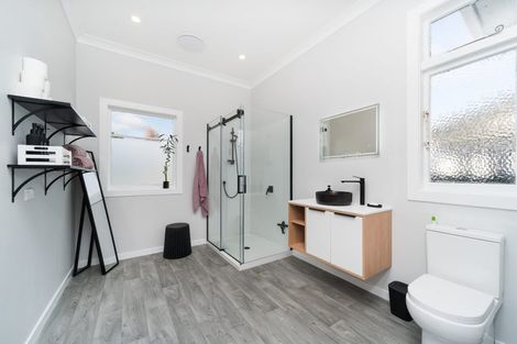 Photo of property in 38 Argyle Avenue, Takaro, Palmerston North, 4410