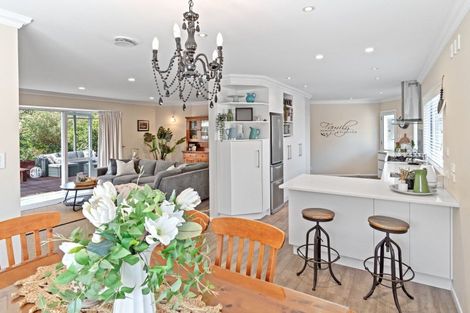 Photo of property in 72 Kuratawhiti Street, Greytown, 5712