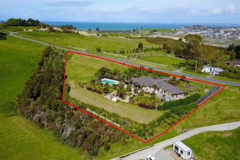 Photo of property in 127 Vaughans Road, Okura, Albany, 0792