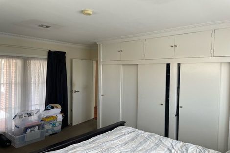 Photo of property in 32 Golf Road, New Lynn, Auckland, 0600