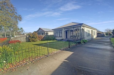 Photo of property in 9 Defoe Place, Waltham, Christchurch, 8023