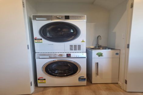 Photo of property in 15 Ara Toutouwai, Karori, Wellington, 6012