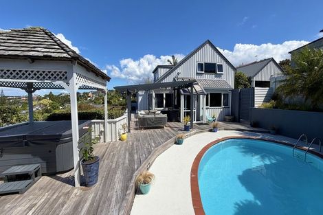Photo of property in 52 Balmain Road, Chatswood, Auckland, 0626