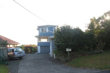 Photo of property in 17 Hall Road, Glenfield, Auckland, 0629