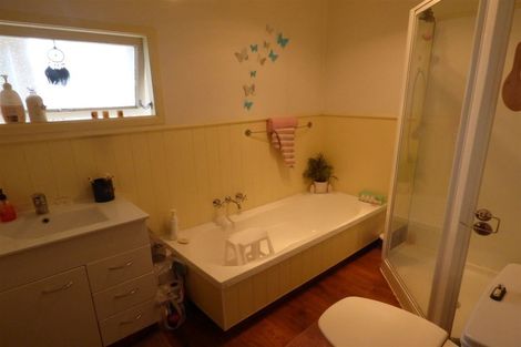 Photo of property in 1 Armstrong Street, Balclutha, 9230