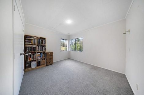 Photo of property in 215 Kaipara Road, Papakura, 2582