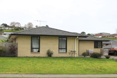 Photo of property in 66 Cabeleigh Drive, Helensville, 0800