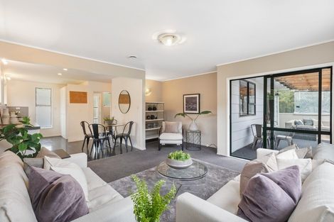 Photo of property in 24 Odin Place, Beach Haven, Auckland, 0626