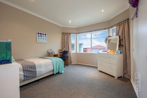 Photo of property in 17 Deacon Road, Riverhead, Kumeu, 0892