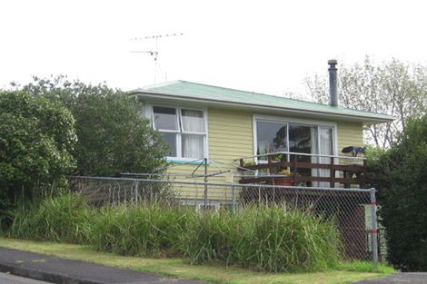 Photo of property in 2 Lowtherhurst Road, Massey, Auckland, 0614