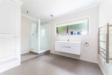 Photo of property in 1/52b Pleasant Road, Glen Eden, Auckland, 0602