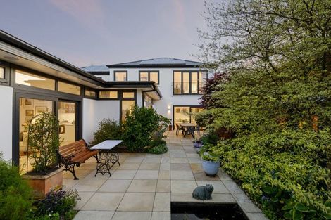 Photo of property in 62a Holly Road, St Albans, Christchurch, 8014