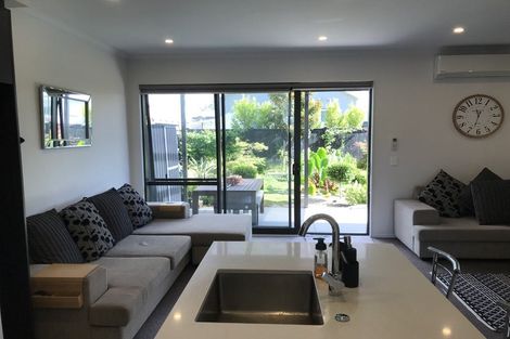 Photo of property in 26 Owen Chapman Drive, Red Beach, 0932