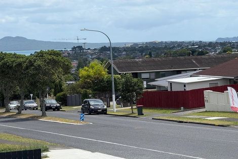 Photo of property in 73 Highland Park Drive, Botany Downs, Auckland, 2010