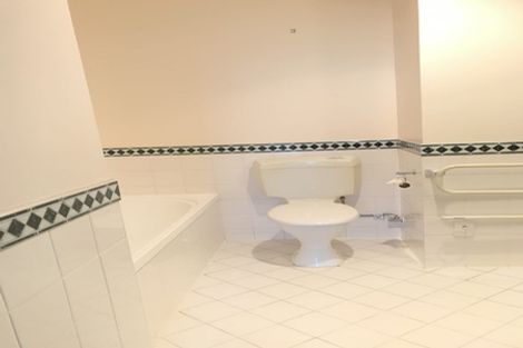 Photo of property in Grandstand Apartments, 10/80u Kent Terrace, Mount Victoria, Wellington, 6011