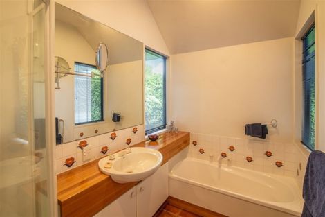 Photo of property in 290 Withells Road, Avonhead, Christchurch, 8042