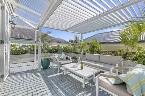 Photo of property in 2/6 Georgia Terrace, Albany, Auckland, 0632