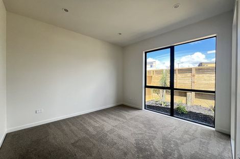 Photo of property in 28 Neretva Avenue, Massey, 0614