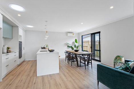 Photo of property in 11 Taikura Avenue, Red Beach, 0932